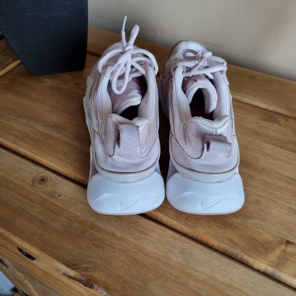 Nike RYZ 365 Barely Rose Trainers uk 6 - Picture 4 of 6